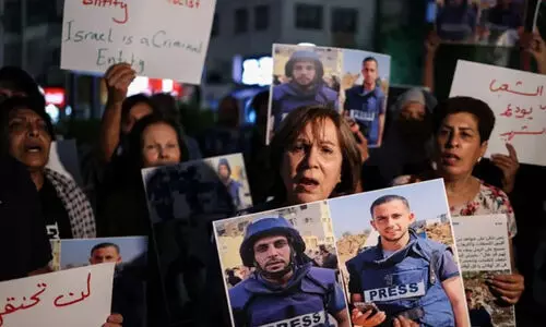 ഗസ്സയിൽ മാധ്യമ പ്രവർത്തകരുടെ അറുകൊല; അണപൊട്ടി ആഗോള രോഷം, 24 മണിക്കൂറിനിടെ ഭക്ഷണം കാത്തുനിന്ന 31 പേരടക്കം 89 പേർ കൊല്ലപ്പെട്ടു