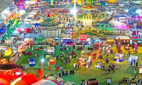 ഖ​രീ​ഫി​നെ സ​ഞ്ചാ​രി​ക​ള​ങ്ങ് എ​ടു​ത്തു...