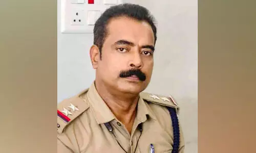 അ​ന്ന് ച​രി​ത്രം പ​ഠി​പ്പി​ച്ച ക്ലാ​സ് മു​റി​യി​ൽ ഇ​ന്ന് എ​സ്.​ഐ​യാ​യി എ​ത്തു​ന്നു