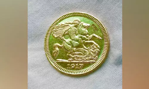 ആ ​സ്വ​ർ​ണ​നാ​ണ​യം തി​രി​കെ​യെത്തി; പൊ​ന്നി​നേ​ക്കാ​ൾ വി​ശു​ദ്ധ​മാ​യ കൈ​ക​ളി​ലൂ​ടെ