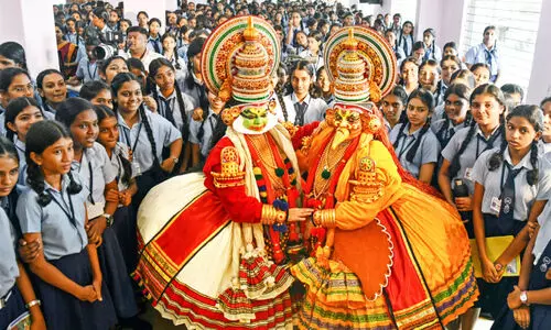 വിദ്യാർഥികൾക്കിത് പുതുപാഠം; കഥയും കളിയുമായി ‘നളചരിതം’
