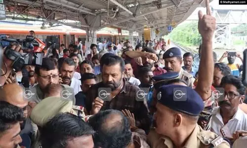 ‘ഇ​ത്രത്തോളം സഹായിച്ചതിന് നന്ദി’; ചോദ്യങ്ങളോട് മിണ്ടാട്ടമില്ലാതെ സുരേഷ് ഗോപി തൃശൂരിൽ