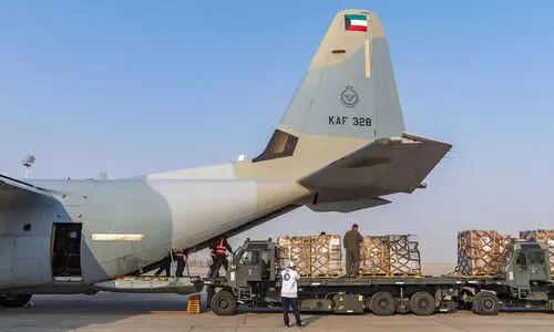 കൂടെയുണ്ട് കുവൈത്ത്; 10 ടൺ ദുരിതാശ്വാസ സഹായവുമായി ഗസ്സയിലേക്ക് രണ്ടാം വിമാനം