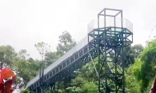 സുരക്ഷിതം; ഓണത്തിന് തുറക്കുമോആക്കുളം കണ്ണാടിപ്പാലം?