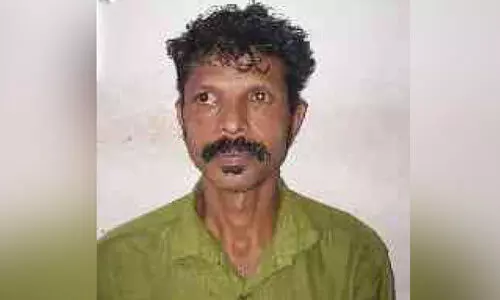 പോ​ക്‌​സോ കേ​സി​ൽ ജാ​മ്യ​ത്തി​ലി​റ​ങ്ങി​യ പ്ര​തി ഓ​ട്ടോ ഡ്രൈ​വ​റെ വെ​ട്ടി​പ്പ​രി​ക്കേ​ൽ​പി​ച്ചു