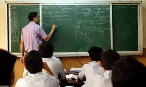 സംവരണ അട്ടിമറി; കരാർ അധ്യാപക നിയമനം നിർത്തണമെന്ന് പാർലമെന്റ് സമിതി