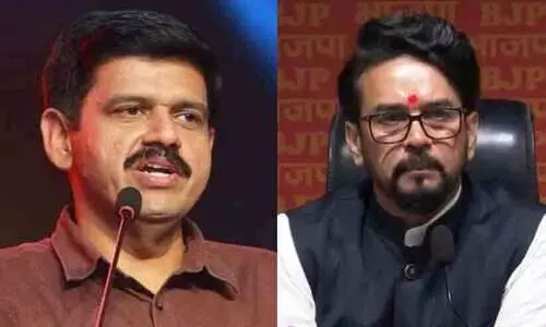 ഹിന്ദുവും മുസ്‌ലിമും ക്രിസ്ത്യാനിയും ഒരൊറ്റ വീട്ടുപേരിൽ... ഉത്തരേന്ത്യൻ സംഘിക്ക് കലിയിളകാൻ വേറെ എന്തെങ്കിലും കാരണം വേണോ?; അനുരാഗ് ഠാക്കൂറിനെ പരിഹസിച്ച് സന്ദീപ് വാര്യർ