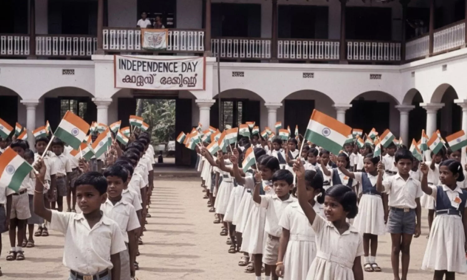 സ്വാതന്ത്ര്യദിനം കുട്ടികൾക്ക് ചിറക് തുന്നുന്നു