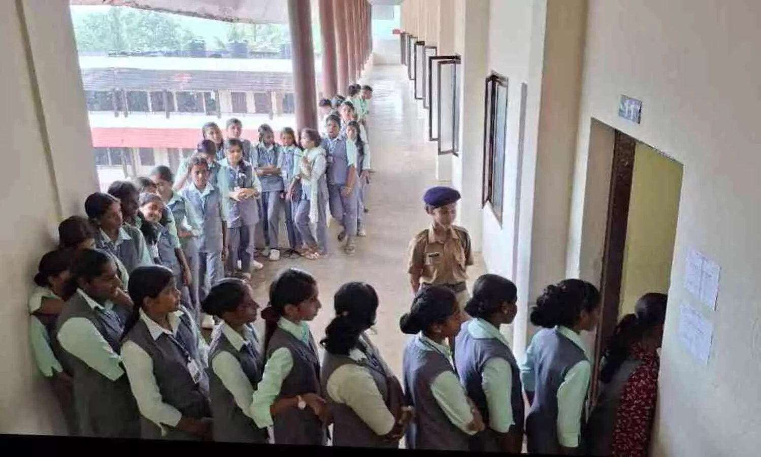 ജനാധിപത്യ പ്രക്രിയയുടെ പാഠങ്ങളും ആവേശവും പകർന്ന് സ്കൂൾ പാർലമെന്റ് തെരഞ്ഞെടുപ്പ്