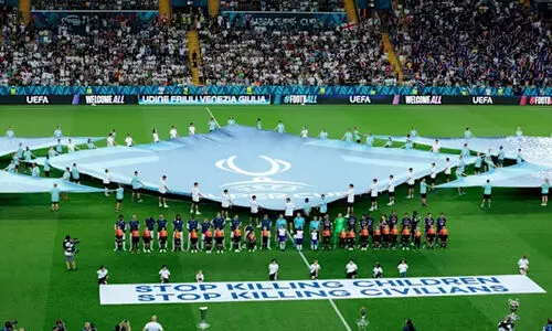 ‘കുഞ്ഞുങ്ങളെ കൊല്ലുന്നത് നിർത്തുക’; സൂപ്പർ കപ്പ് കിക്കോഫ് വേളയിൽ യുവേഫയുടെ ഗസ്സ ഐക്യദാർഢ്യ ബാനർ