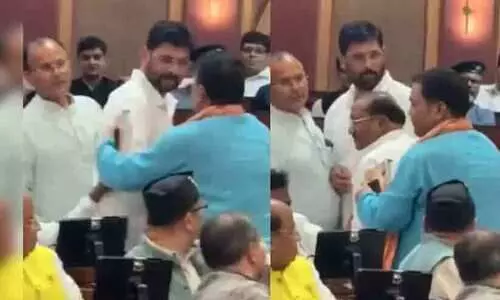 നിയമസഭയിൽ സംസാരിക്കുന്നതിനെ ചൊല്ലി ബി.ജെ.പി എം.എൽ.എമാർ തമ്മിൽ പരസ്യതർക്കം; പരിഹസിച്ച് അഖിലേഷ്