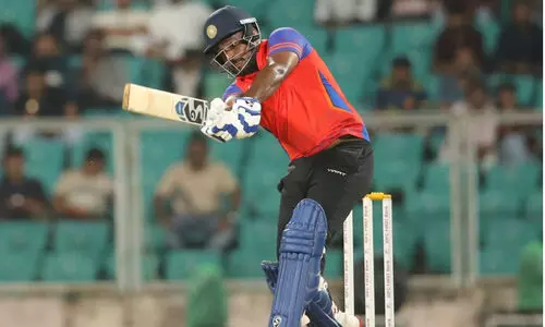 ത്രില്ലിങ് ക്ലൈമാക്സ്; അവസാന ഓവറില്‍ സച്ചിനെ വീഴ്ത്തി സഞ്ജു