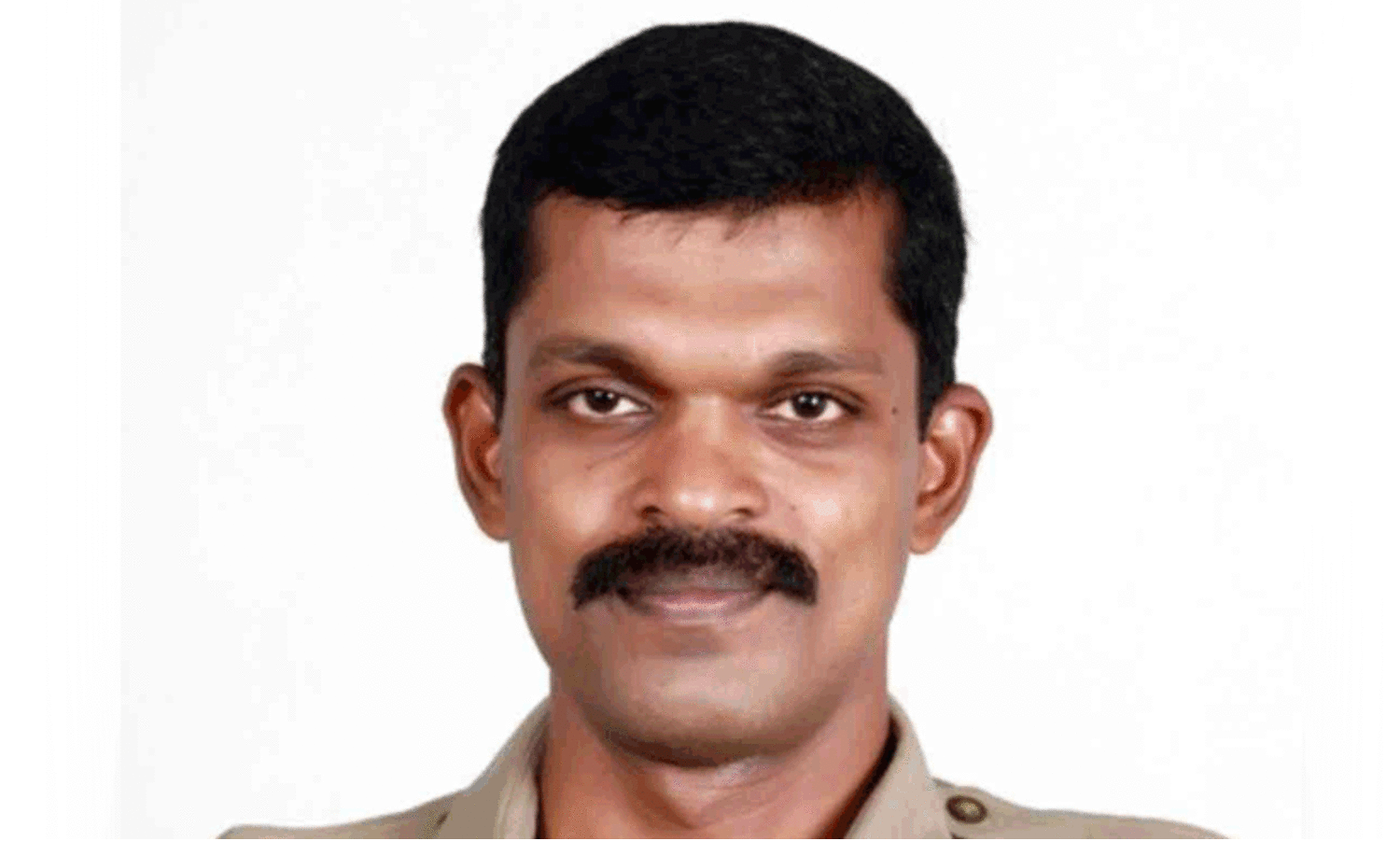 അഗ്നിരക്ഷ സേനയിലെ സ്കൂബ ഡൈവർ അനിൽ മോഹന് മുഖ്യമന്ത്രിയുടെ ഫയർ സർവിസ് മെഡൽ