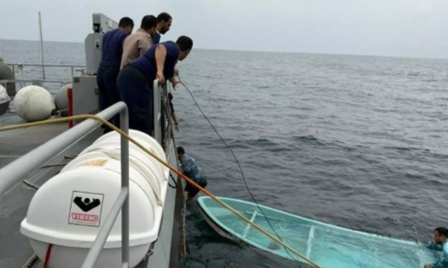 ഒമാനിലെ ദൈമാനിയത്ത് ഐലൻഡ്സിൽ ബോട്ട് മറിഞ്ഞു; നാലുപേരെ രക്ഷിച്ചു