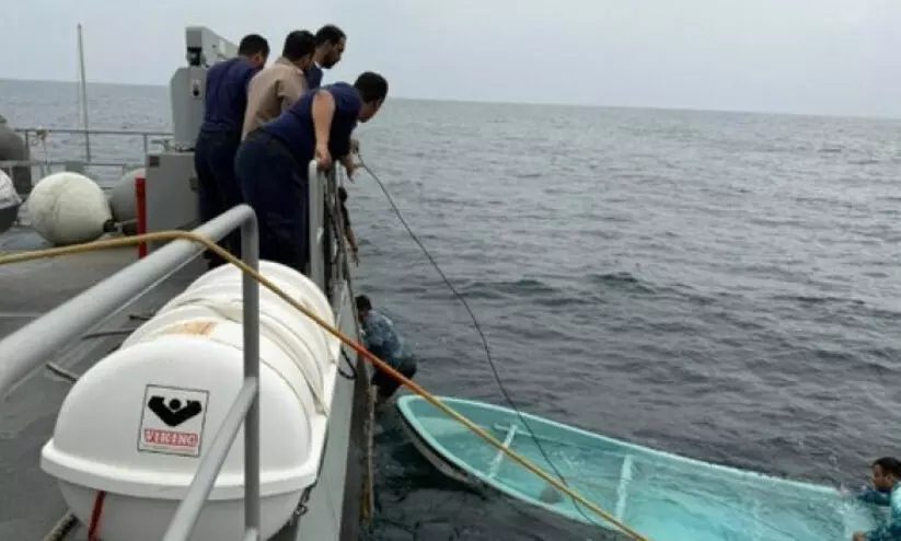 ഒമാനിലെ ദൈമാനിയത്ത് ഐലൻഡ്സിൽ ബോട്ട് മറിഞ്ഞു; നാലുപേരെ രക്ഷിച്ചു