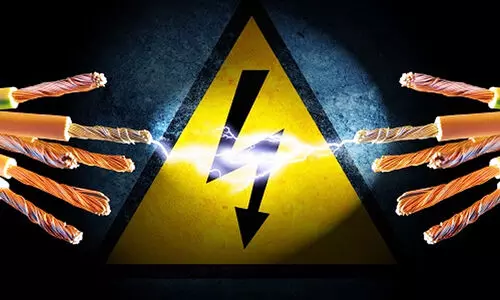 കനത്ത മഴ: ജനങ്ങൾക്ക് മുന്നറിയിപ്പുമായി കെ.എസ്.ഇ.ബി; ‘രാത്രിയിലും പുലര്‍‍ച്ചെയും പുറത്തിറങ്ങുമ്പോള്‍ അതീവ ശ്രദ്ധ വേണം’