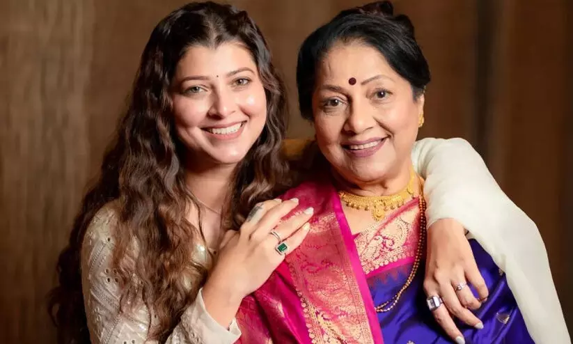 മുതിർന്ന മറാത്തി നടി ജ്യോതി ചന്ദേക്കർ അന്തരിച്ചു