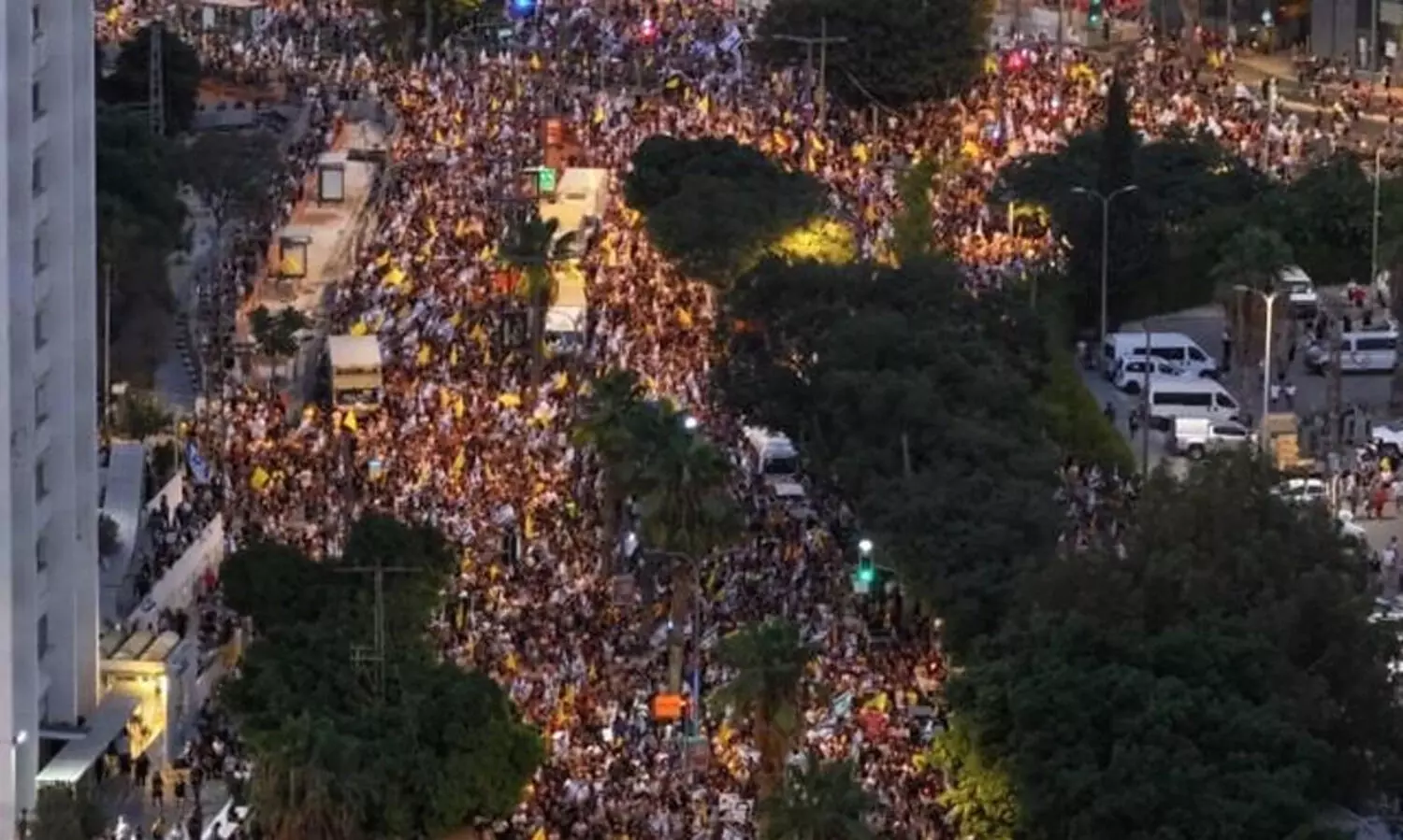 ഇസ്രായേലിനെ നിശ്ചലമാക്കി ബന്ദിമോചന സമരം: തെരുവിലിറങ്ങിയത് അഞ്ച് ലക്ഷം പേർ; രാജ്യവ്യാപക പ്രതിഷേധം, പണിമുടക്ക്