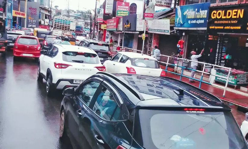 അവധി ദിവസങ്ങളാണോ, വയനാട്ടിൽ കുരുക്ക് ഉറപ്പ് അവധി ദിവസങ്ങളാണോ, വയനാട്ടിൽ കുരുക്ക് ഉറപ്പ്