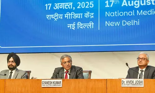 തെരഞ്ഞെടുപ്പ് കമീഷൻ വാർത്താസമ്മേളനം; ആരോപണങ്ങൾക്ക് മറുപടിയില്ല, പ്രധാന ചോദ്യങ്ങൾ അവഗണിച്ചു തെരഞ്ഞെടുപ്പ് കമീഷൻ വാർത്താസമ്മേളനം; ആരോപണങ്ങൾക്ക് മറുപടിയില്ല, പ്രധാന ചോദ്യങ്ങൾ അവഗണിച്ചു