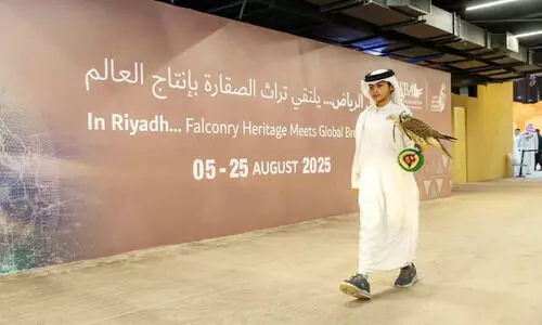 ഫാ​ൽ​ക്ക​ൺ ലേ​ല​ത്തി​ൽ ഏ​റ്റ​വും പ്രാ​യം കു​റ​ഞ്ഞ ഫാ​ൽ​ക്ക​ണ​റാ​യി 12 വ​യ​സ്സു​കാ​ര​ൻ ഹ​ജ്‌​റ​സ്​ മു​ഹ​മ്മ​ദ് ഹ​ജ്​​റ​സ്