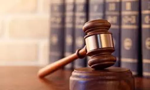 കു​ട്ടി​യു​ടെ സം​ര​ക്ഷ​ണാ​വ​കാ​ശം; പി​താ​വി​ന് അ​നു​കൂ​ല​മാ​യി വി​ധി​ച്ച്​​ കോ​ട​തി കു​ട്ടി​യു​ടെ ക്ഷേ​മ​മാ​ണ്​ പ്ര​ധാ​ന​മെ​ന്ന്​​ കോ​ട​തി ചൂ​ണ്ടി​ക്കാ​ട്ടി​