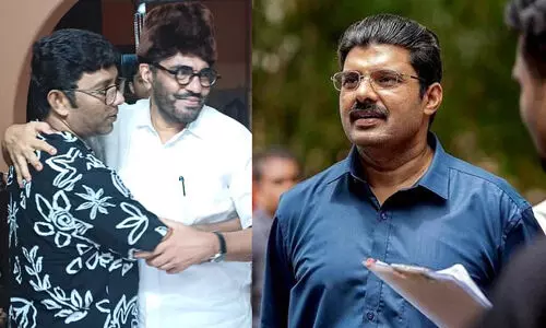 ആ മാതാവ് മകന്‍റെ കഥകൾ സങ്കടത്തോടെ പറഞ്ഞുകൊണ്ടിരുന്നു, ചിലപ്പോൾ അവർ കരഞ്ഞു... -കലാഭവൻ നവാസിന്റെ കുടുംബത്തെ സന്ദർശിച്ച് സമദാനി