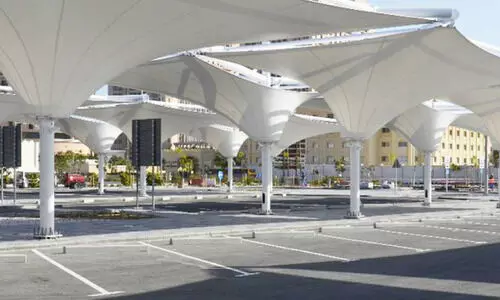 മെ​ട്രോ​യി​ൽ പാ​ർ​ക്ക് ആ​ൻ​ഡ് റൈ​ഡ് സൗ​ക​ര്യ​ങ്ങ​ൾ