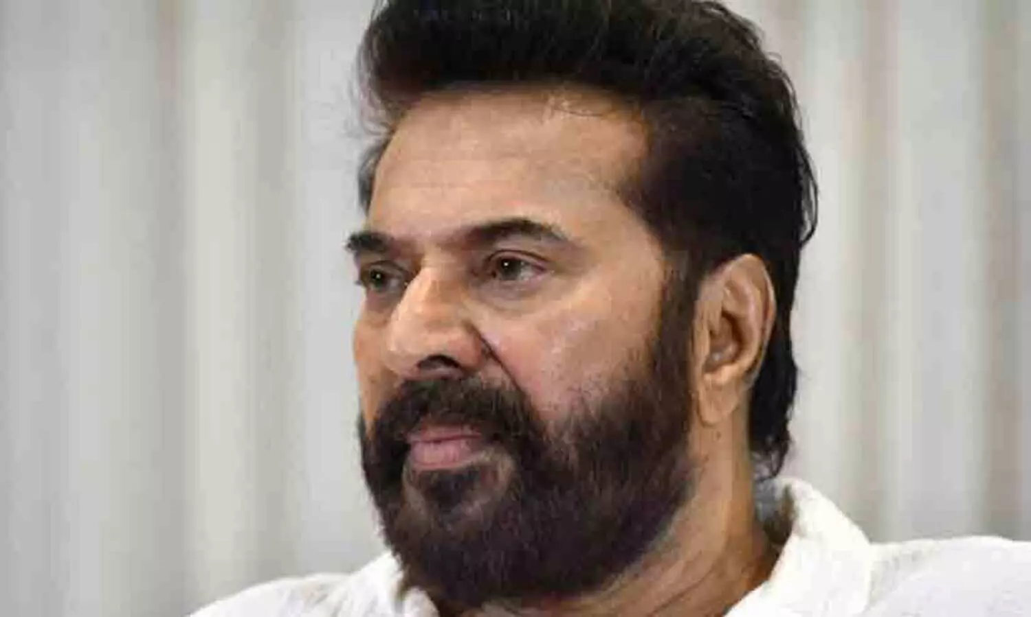 ദൈവമേ നന്ദി, സന്തോഷത്തിൽ നിറഞ്ഞ കണ്ണുകളോടെ കൈകൂപ്പി നിൽക്കുന്നു; മമ്മൂട്ടി തിരിച്ചെത്തുന്നു, പൂർണ ആരോഗ്യവാൻ; സ്ഥിരീകരിച്ച് സന്തത സഹചാരികൾ