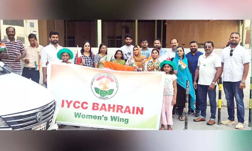 ഐ.​വൈ.​സി.​സി വ​നി​താ​വേ​ദി​യു​ടെ ഭ​ക്ഷ​ണം വി​ത​ര​ണം