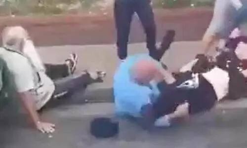 നിലത്തിട്ട് വലിച്ചിഴച്ചു, തലപ്പാവ് നിർബന്ധിച്ച് ഊരിമാറ്റി; വയോധികരായ രണ്ട് സിഖ്കാർക്കെതിരെ യു.കെയിൽ വംശീയാക്രമണം -മൂന്നുപേർ അറസ്റ്റിൽ