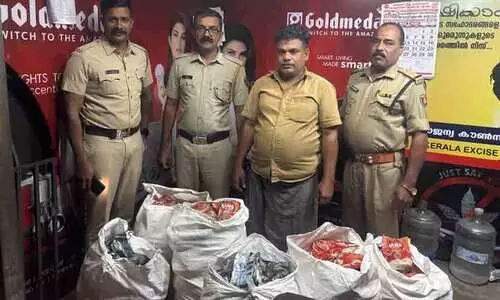 ലോറിയിൽ കടത്തുകയായിരുന്ന 6675 പാക്കറ്റ് നിരോധിത പുകയില ഉൽപന്നങ്ങൾ പിടികൂടി