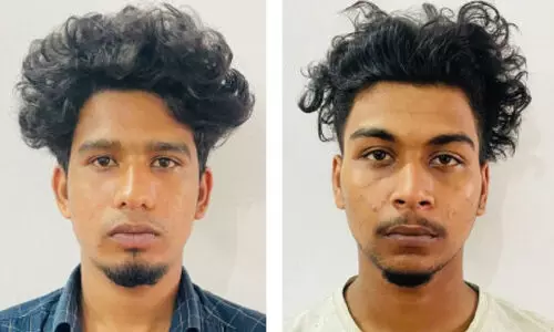 പ്ര​ണ​യം നി​ര​സി​ച്ച​തി​ലു​ള്ള വൈ​രാ​ഗ്യം; വീടിനകത്തേക്ക് പെട്രോൾ ബോംബും ഗുണ്ടും എറിഞ്ഞ യുവാക്കൾ അറസ്റ്റിൽ