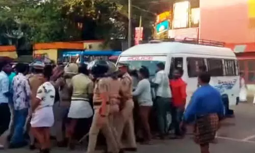 CPM-Congress workers clash in Kadakkal, Kollam