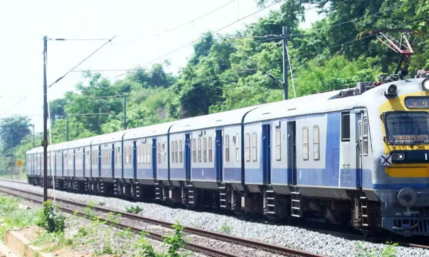 ഷൊർണൂർ-കണ്ണൂർ മെമു മംഗലാപുരം വരെ നീട്ടണമെന്ന ആവശ്യം പരിശോധിക്കും -മന്ത്രി അശ്വനി വൈഷ്ണവ്