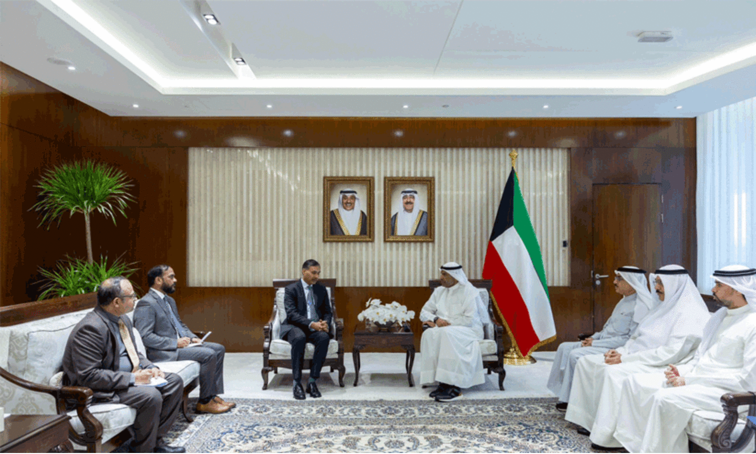 ഇന്ത്യൻ അംബാസഡർ കുവൈത്ത് വിദേശകാര്യമന്ത്രിയുമായി കൂടിക്കാഴ്ച്ച നടത്തി