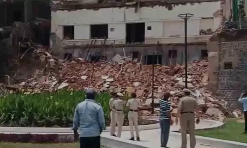 ഡൽഹിയിൽ കെട്ടിടം തകർന്ന് മൂന്ന് മരണം