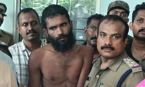 ഗോവിന്ദച്ചാമിയുടെ വരവ്​; വിയ്യൂർ അതിസുരക്ഷ ജയിലിലെ കേടായ ഹൈമാസ്റ്റ്​ ലൈറ്റുകളടക്കം നന്നാക്കി