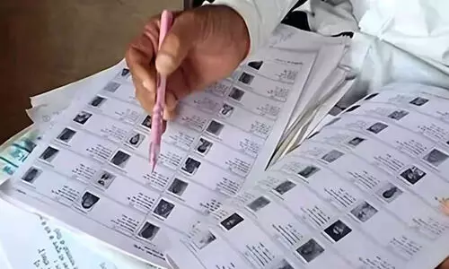 വോട്ടർ പട്ടിക ഹിയറിങ്; സമയക്കുറവിൽ ഗതികെട്ട് ഉദ്യോഗസ്ഥർ