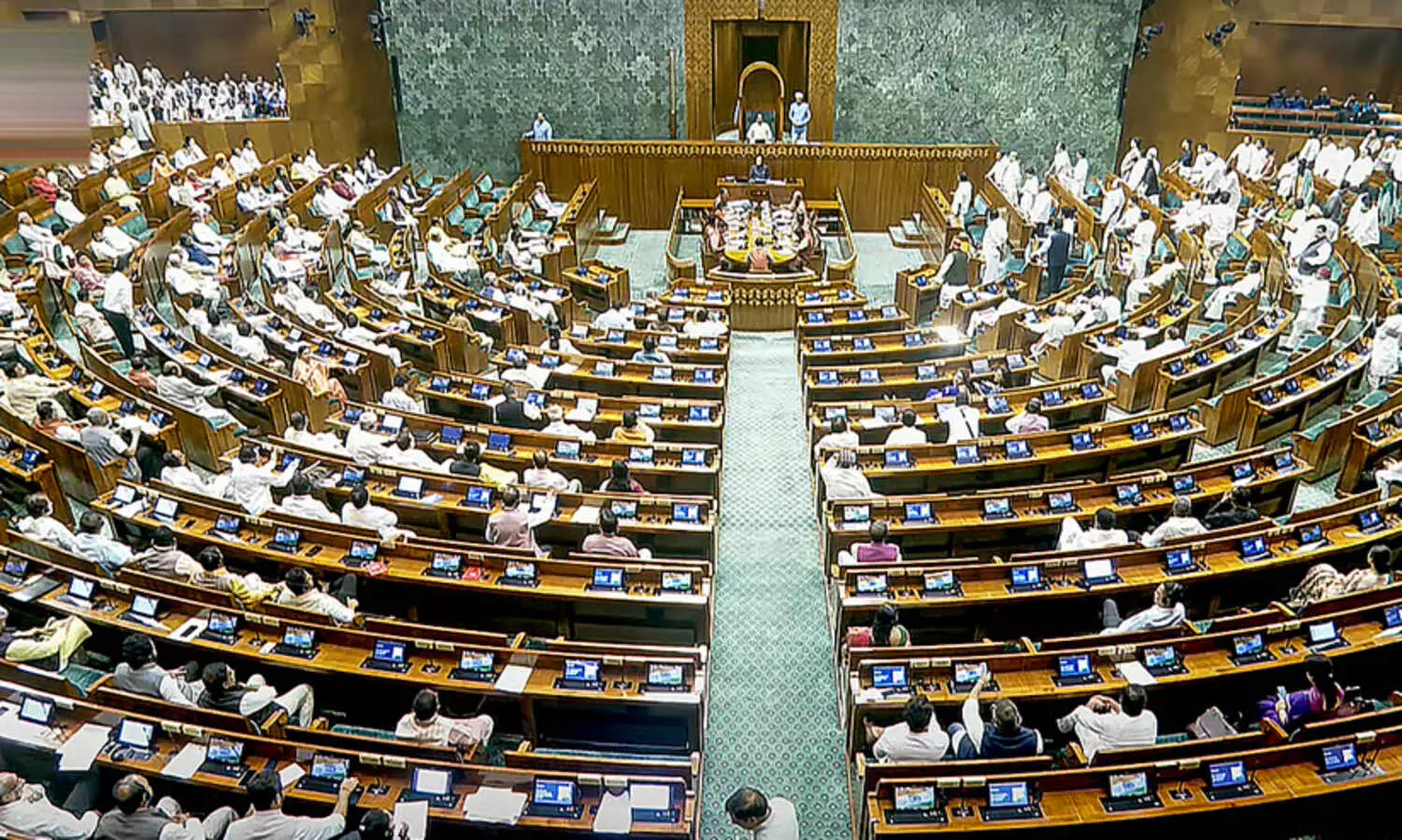 പ്രതിപക്ഷം പ്രതിഷേധങ്ങളാൽ അടയാളപ്പെടുത്തിയ   പാർലമെന്റിന്റെ മൺസൂൺ സമ്മേളനത്തിന് സമാപനം