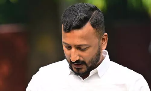 തീപ്പൊരിയായി വന്ന നേതാവിന്​ നാണംകെട്ട പടിയിറക്കം...