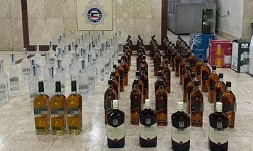 മദ്യക്കച്ചവടത്തിനെതിരെ നടപടി തുടരുന്നു; വ്യത്യസ്ത സംഭവങ്ങളിലായി 156 കുപ്പി മദ്യം പിടികൂടി മദ്യക്കച്ചവടത്തിനെതിരെ നടപടി തുടരുന്നു; വ്യത്യസ്ത സംഭവങ്ങളിലായി 156 കുപ്പി മദ്യം പിടികൂടി