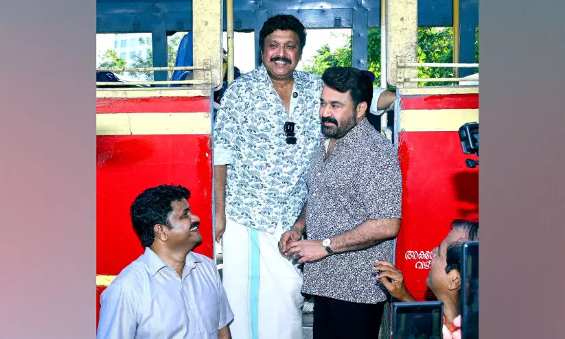 ‘ആനവണ്ടി’യുടെ ചവിട്ടുപടിയിൽനിന്ന്‌ ബസോർമകൾ പങ്കുവെച്ച്‌ മോഹൻലാൽ