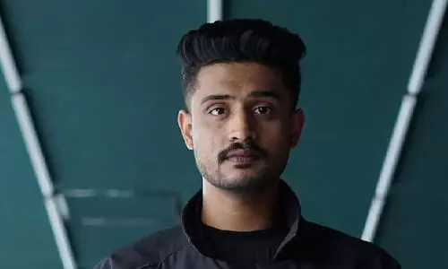 സുരേഷ് ഗോപിയുടെ മകനും കോൺഗ്രസ് നേതാവും തമ്മിൽ വാഹനം മാറ്റുന്നതിനെ ചൊല്ലി നടുറോഡിൽ തർക്കം