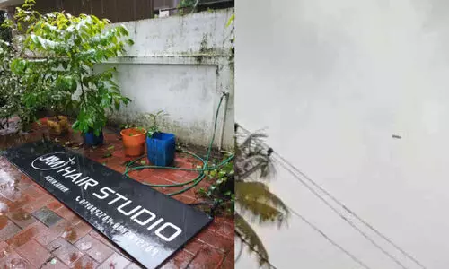 വി​ശ്വ​സി​ച്ചാ​ലും ഇ​ല്ലെ​ങ്കി​ലും ആ ​ബോ​ർ​ഡ് പ​റ​ന്ന​ത് മൂ​ന്ന് കി​ലോ​മീ​റ്റ​ർ !