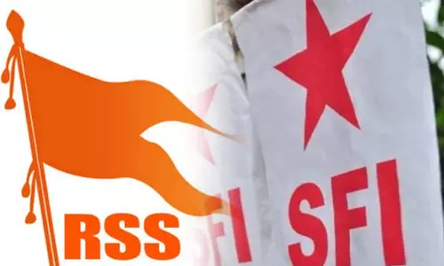 ആ​ർ.​എ​സ്.​എ​സ്​ യു​ക്തി എ​സ്.​എ​ഫ്.​ഐ പ്ര​ച​രി​പ്പി​ക്കു​​​േ​മ്പാ​ൾ