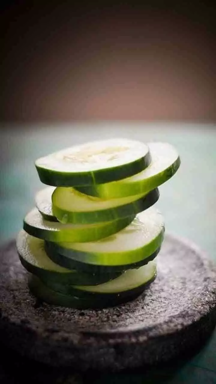 സ്ഥിരമായി കുക്കുംബർ കഴിക്കുന്നവരാണോ? ശരീരത്തിൽ ഈ മാറ്റങ്ങൾ കാണാം