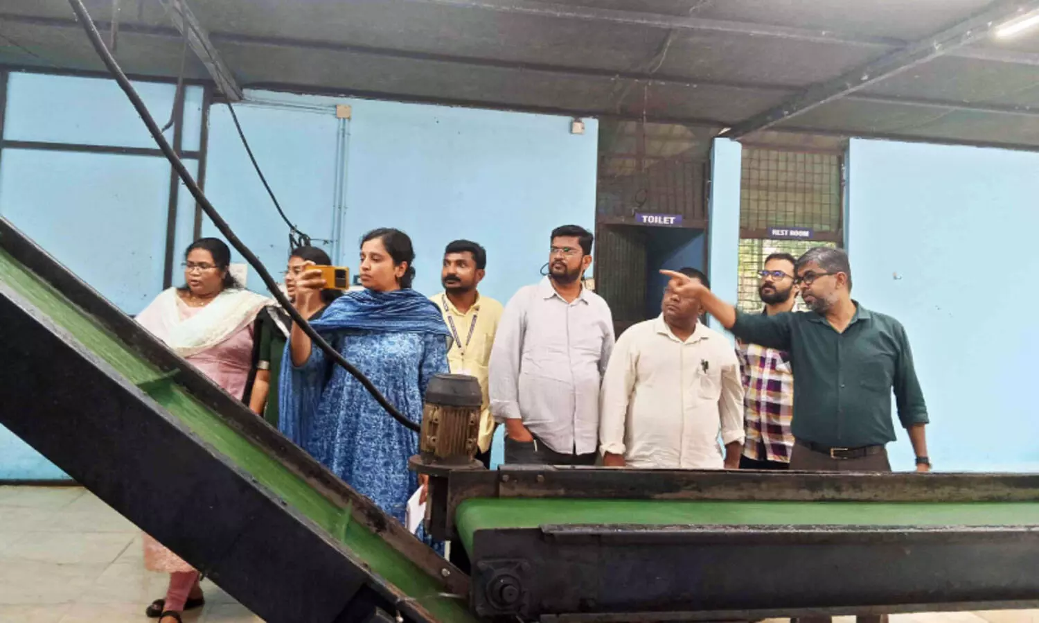 ജൈ​വ മാ​ലി​ന്യ സം​സ്ക​ര​ണ പ്ലാ​ന്‍റ് പ്ര​വ​ർ​ത്തം പ​ഠി​ക്കാ​ൻ ആ​ന്ധ്ര​പ്ര​ദേ​ശ് സം​ഘം വ​ട​ക്കാ​ഞ്ചേ​രി​യി​ൽ