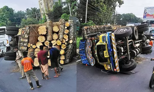 lorry overturned lorry overturned