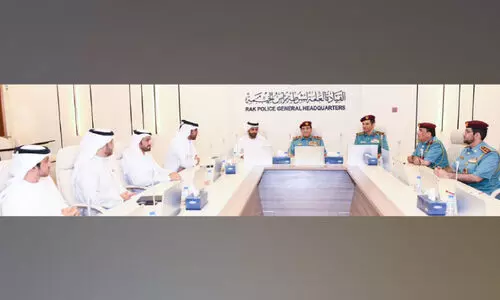 ഇ​ത്തി​ഹാ​ദ് റെ​യി​ല്‍ പ്ര​തി​നി​ധി സം​ഘ​ത്തെ സ്വീ​ക​രി​ച്ച് റാ​ക് പൊ​ലീ​സ്